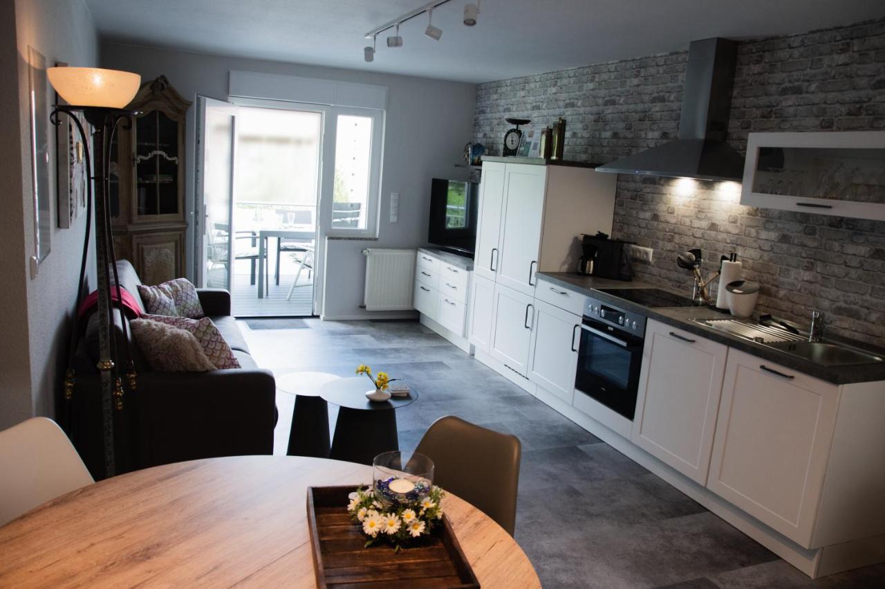Naturnahe Schoene Neu Gestaltete Ferienwohnung Würselen Buitenkant foto